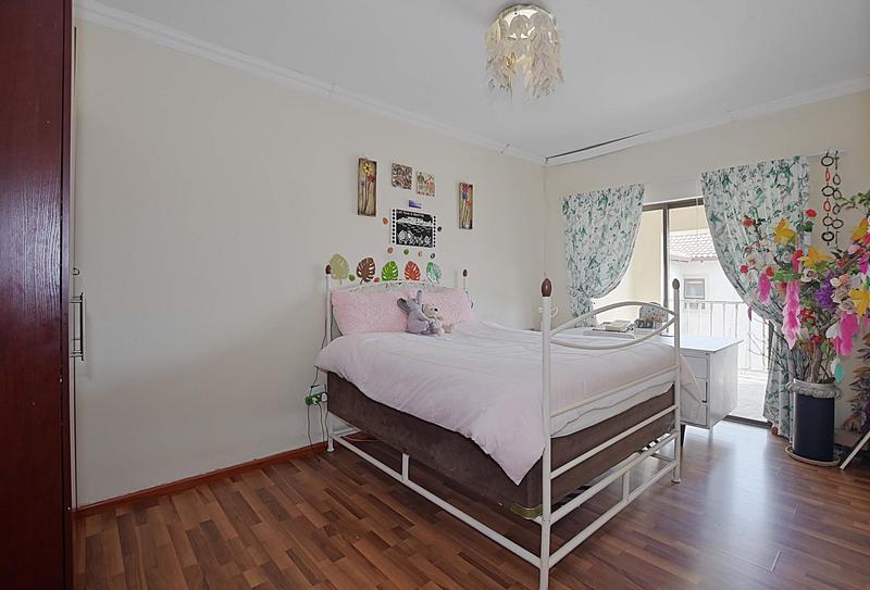 5 Bedroom Property for Sale in Parklands Western Cape
